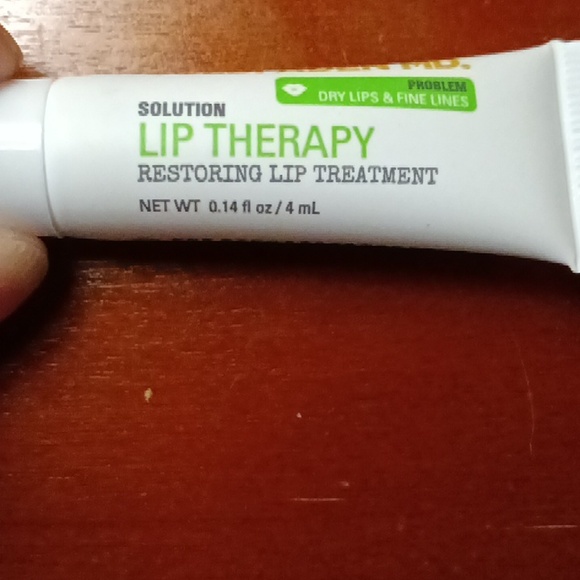 GOLDFADEN MD. 👄 LIPS 👄 - Picture 2 of 4